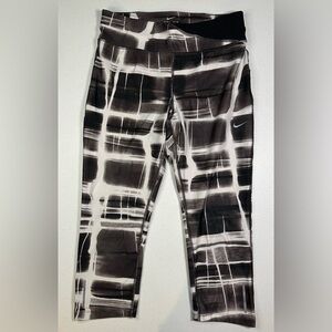 Nike Twisty Print Cropped Black Matte Dri-Fit Running‎ Leggings Women's Size S
